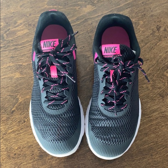 women's nike size 9 running shoes